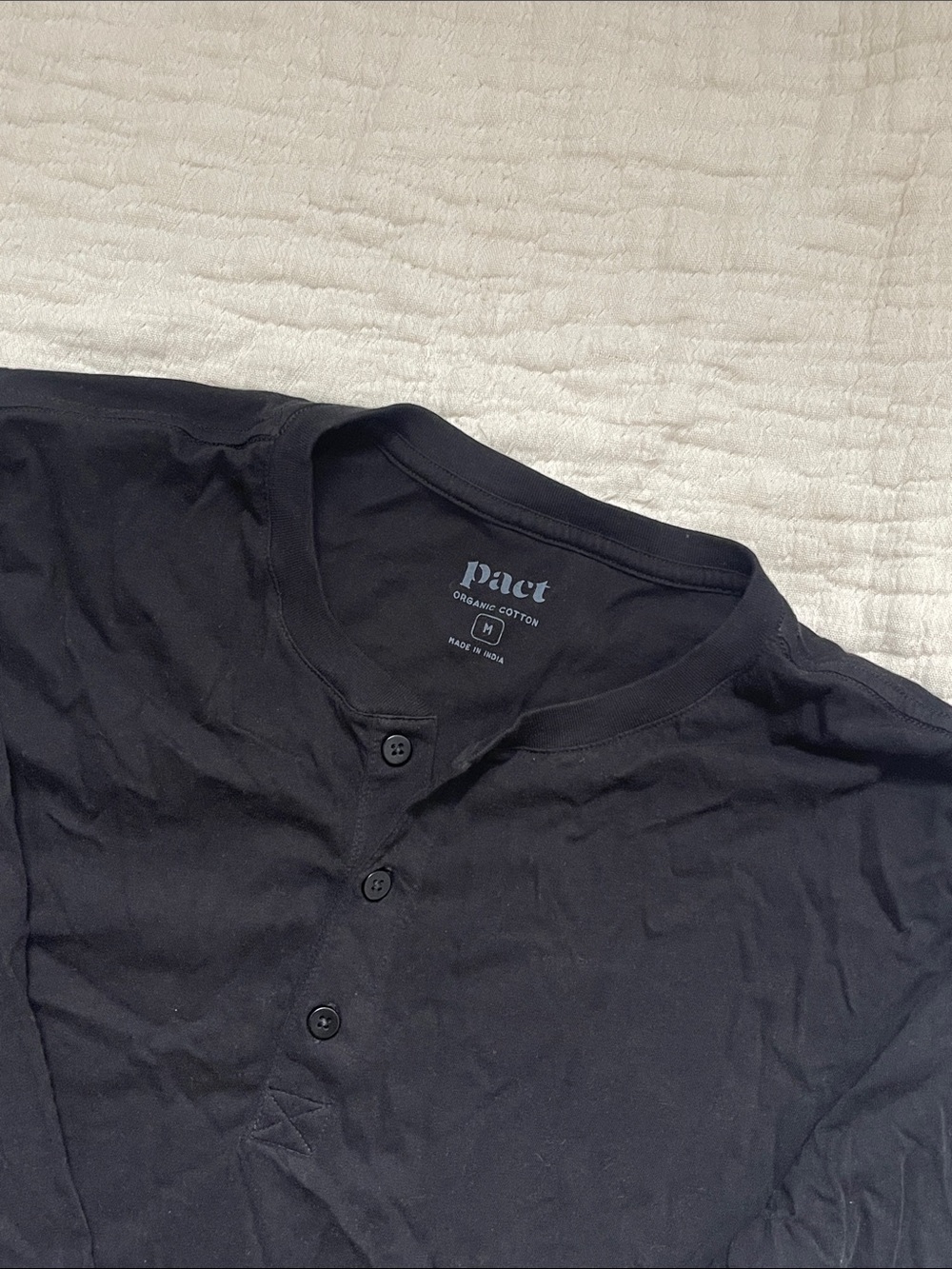 Pact Men’s long sleeve | Medium